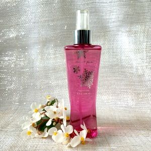 “Sweet Pea” by VICTORIA’S SECRET